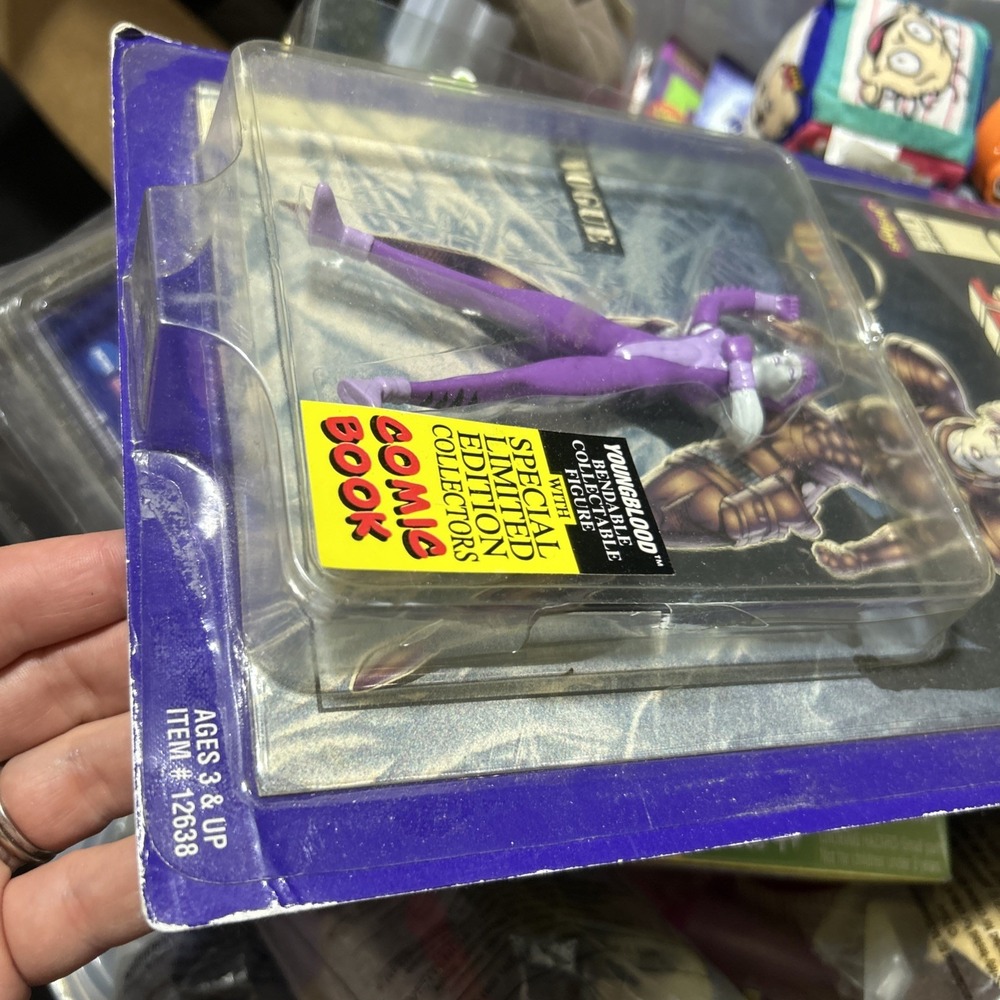 Youngblood Vogue Action Figure w/ Comic – JusToys 1995 – New Sealed Vintage - Picture 3 of 5